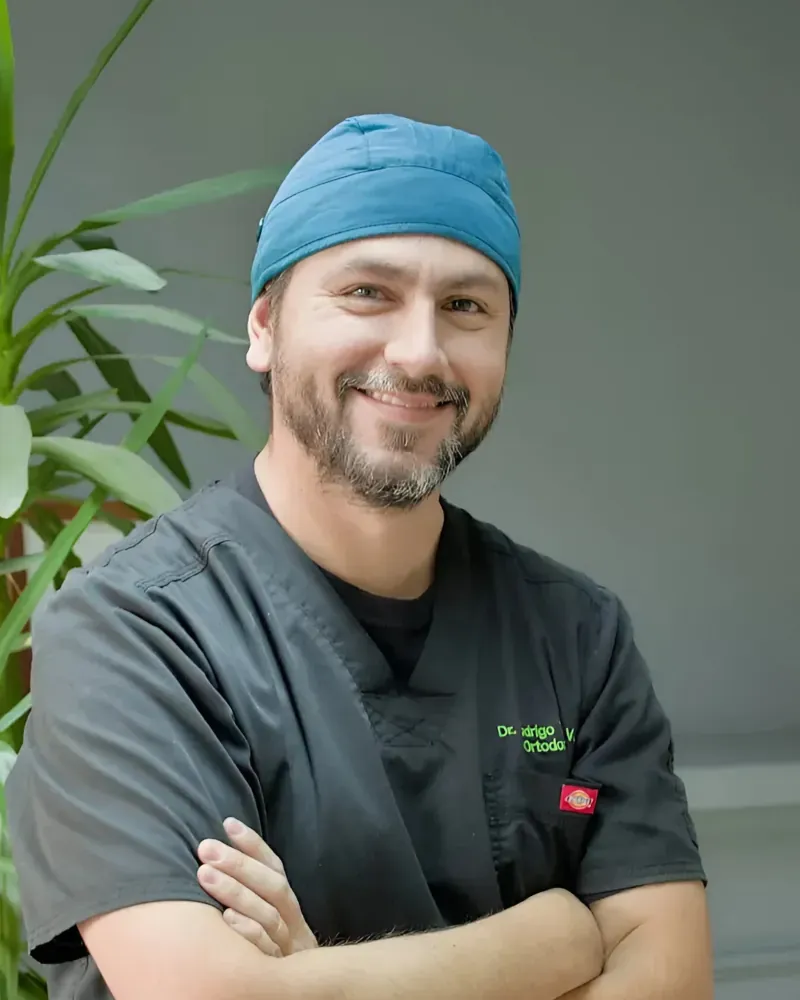 Dr. Rodrigo Toloza V. - Especialista en Ortodoncia